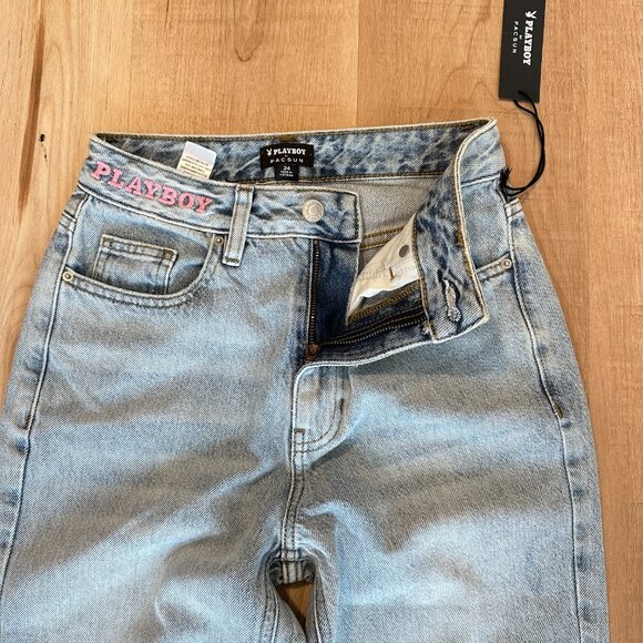 NWT PacSun X Playboy 90s Boyfriend Jeans Back Slash Size 24 Light Wash - Picture 10 of 14